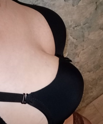 Живу в Москве, и готова исполнить все твои самые сокровенные фантазии. 👠 У меня есть широкий спектр услуг: классический секс, оральный секс, глубокий минет, эротический массаж и многое другое. 😏 Я всегда открыта для экспериментов и новых приключений. У меня есть фотографии, и мои клиенты всегда остаются довольны. 📸 Если ты ищешь незабываемое приключение в Москве, обращайся ко мне – я сделаю твои мечты реальностью! 💫 Дашка